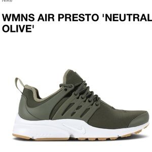 Nike womens presto shoes